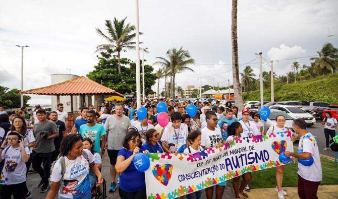 Rodrigo Lago participa de ‘Caminhada da Conscientização do Autismo’, na Avenida Litorânea