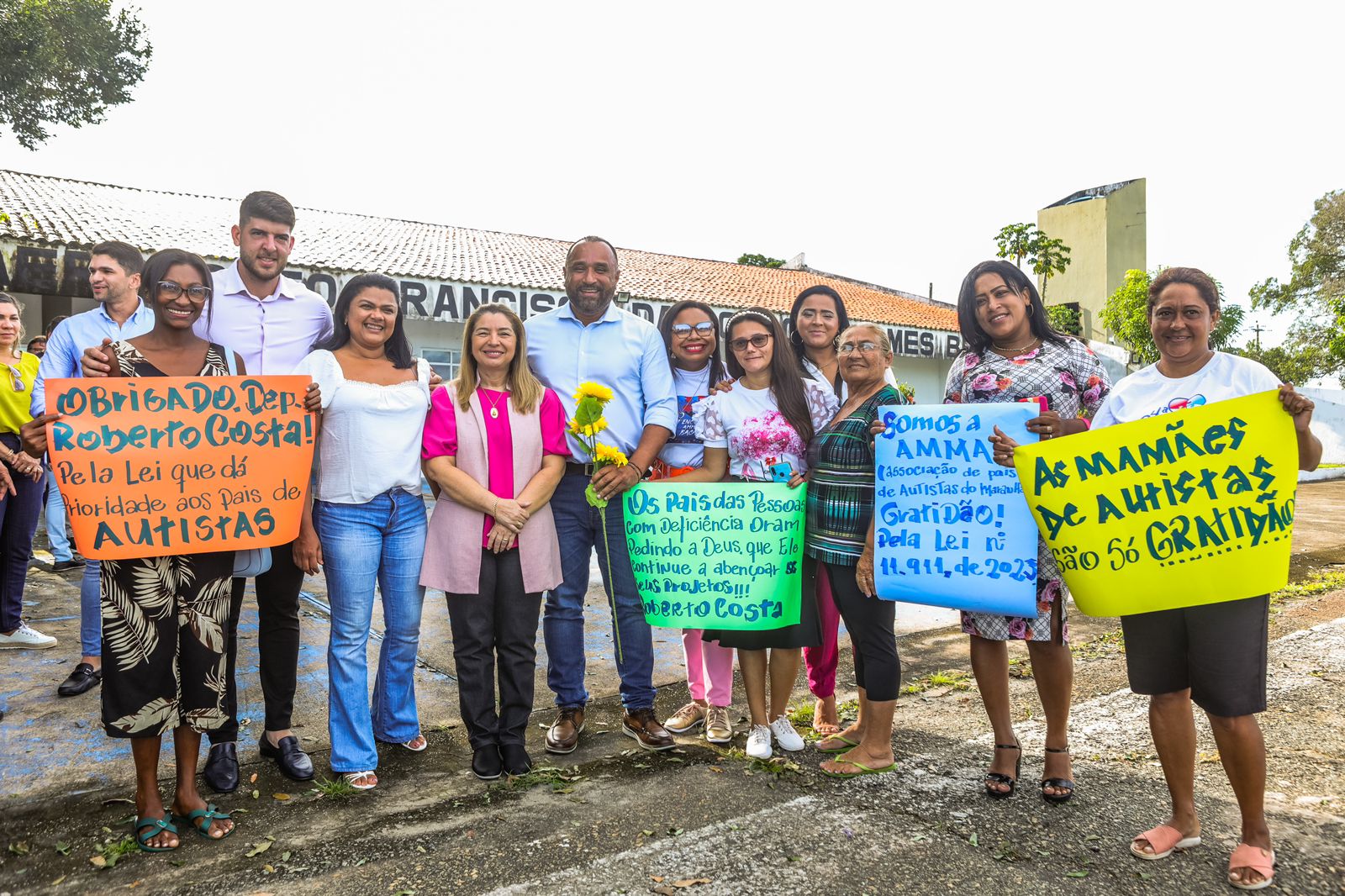 Os parlamentares foram recebidos por representantes da Associação de Mulheres e Mães de Autistas de Bacabal