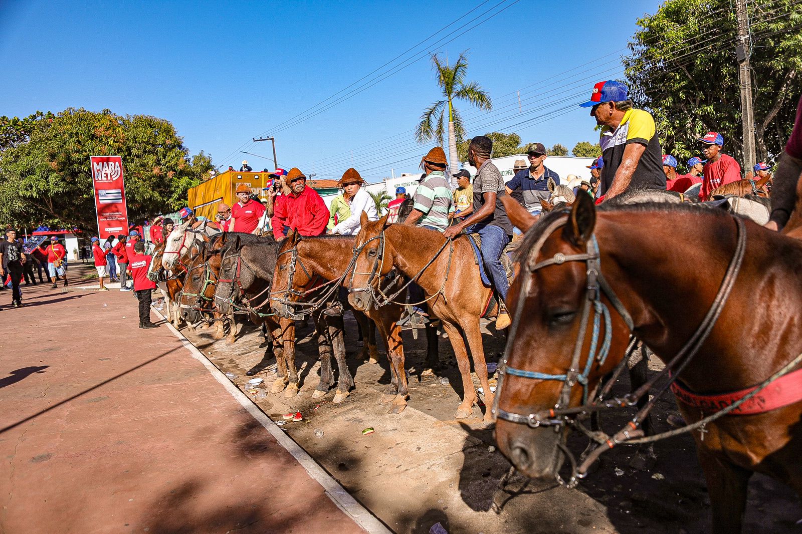 A Cavalgada é uma das atividades que integram a programação da Vaquejada do Parque Onildo Maior, em Colinas