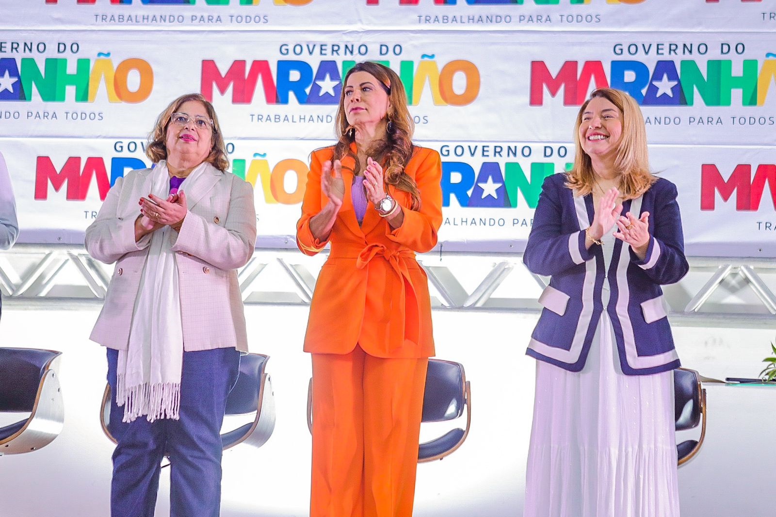 Ministra da Mulher, Aparecida Gonçalves, secretária da Mulher, Abigail Cunha (centro), e presidente da Alema, Iracema Vale