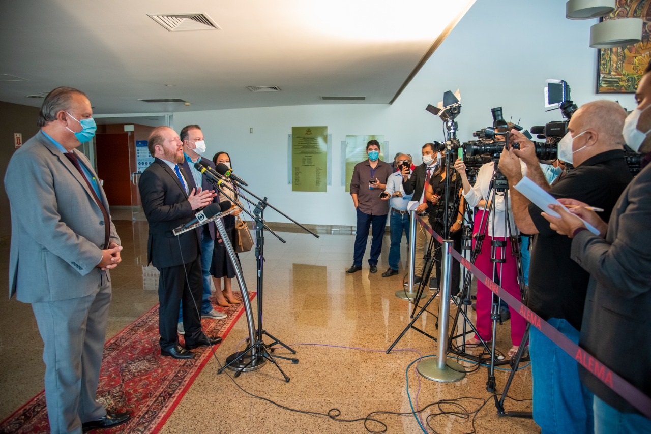 Coletiva de imprensa concedida pelo presidente da Assembleia Legislativa do Maranhão, Othelino Neto, nesta quarta-feira 