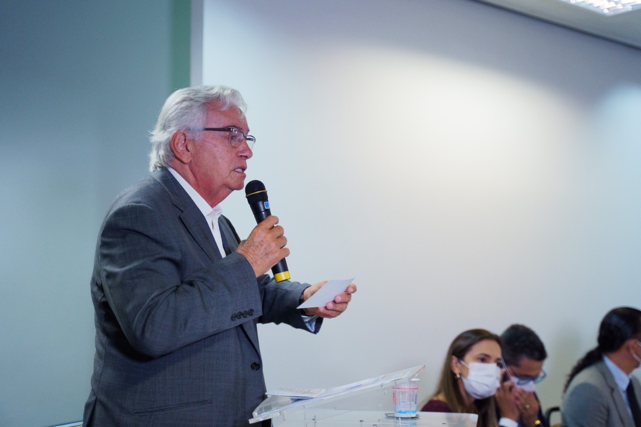 Arnaldo Melo chamou atenção para o fato de que a luta é árdua, sendo necessária uma integração entre os municípios, a Secretaria Estadual de Saúde e a rede do SUS