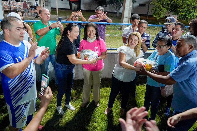 Assembleia e Câmara de Vereadores entregam cestas básicas para instituições de caridade em Imperatriz