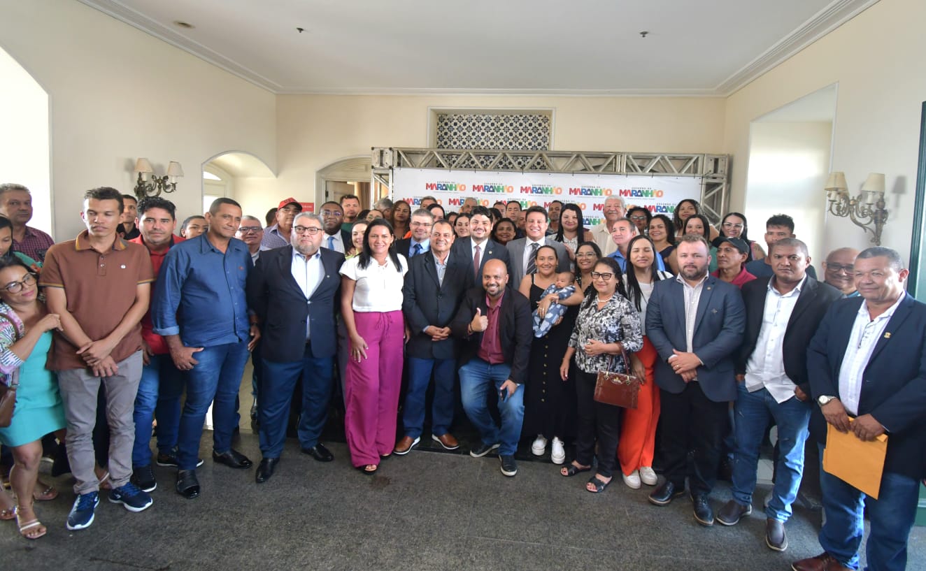 Deputado Guilherme Paz com Felipe Camarão e lideranças do setor pesqueiro do estado