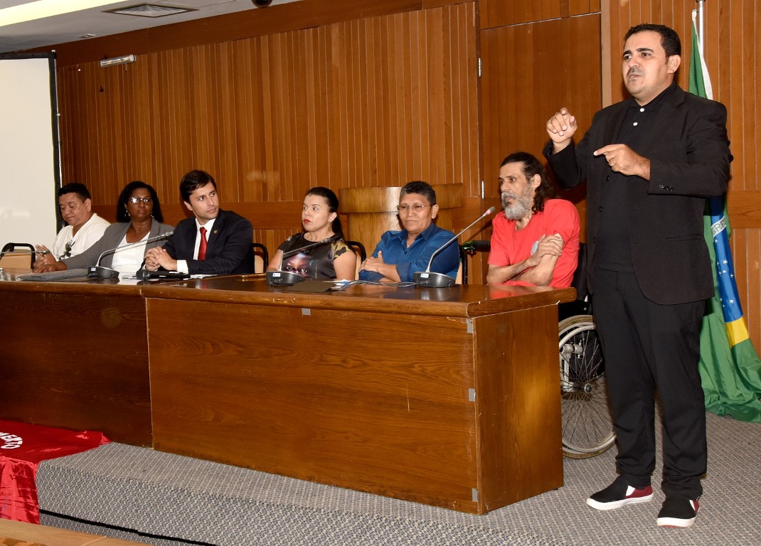 Duarte Júnior discute direitos de  pessoas em situação de fragilidade social