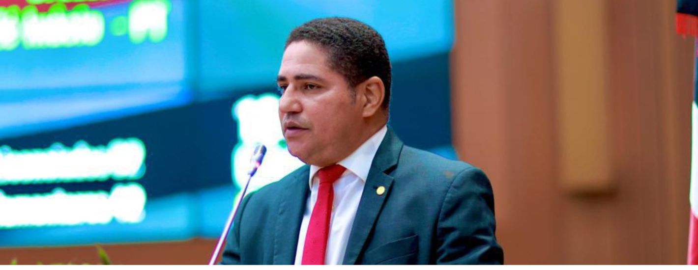 Zé Inácio celebra lei sobre bolsa de permanência no ensino médio criada por Lula