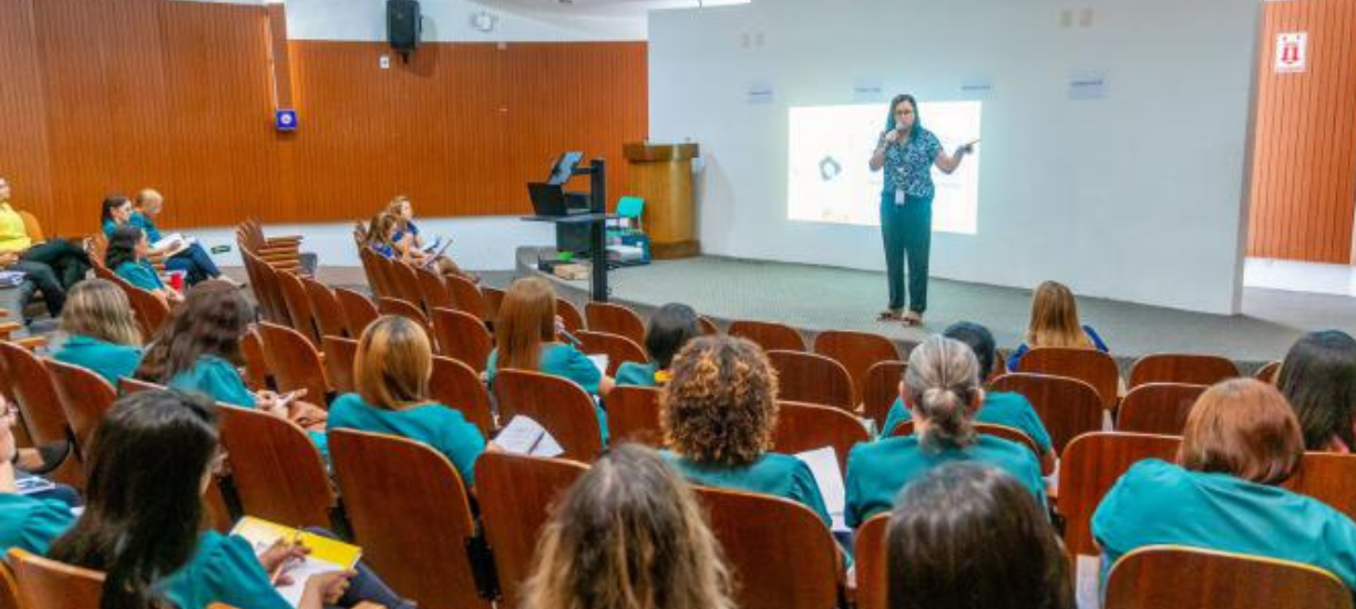 Creche-Escola Sementinha inicia “Semana Pedagógica 2024” com palestra sobre motivação