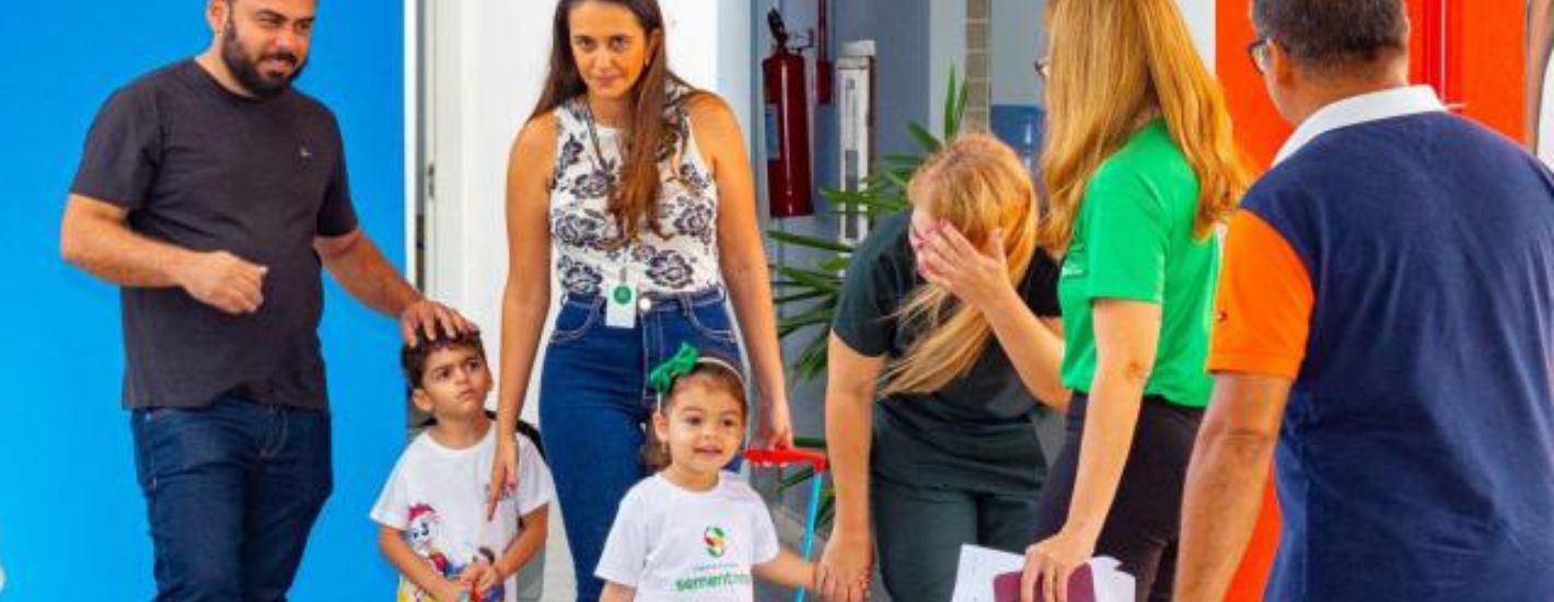 Alunos da Creche-Escola Sementinha iniciam novo ano letivo e recebem kit de boas-vindas