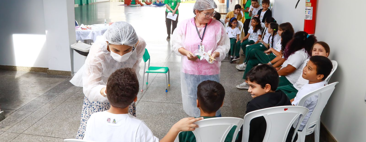 Prevenção – Alunos da Sementinha recebem aplicação de flúor e dicas sobre higiene bucal