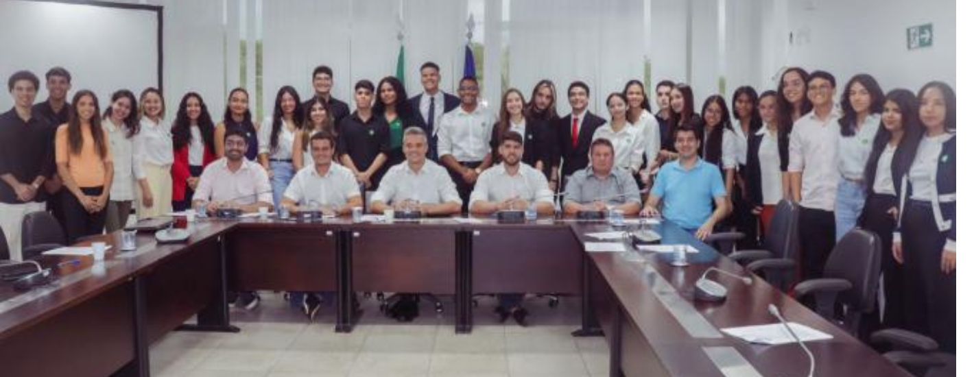 CCJ recebe acadêmicos de Direito da Uema