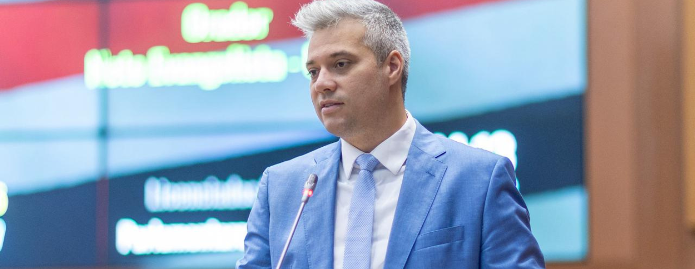 Aprovados dois projetos de lei de Neto Evangelista em prol da comunidade autista