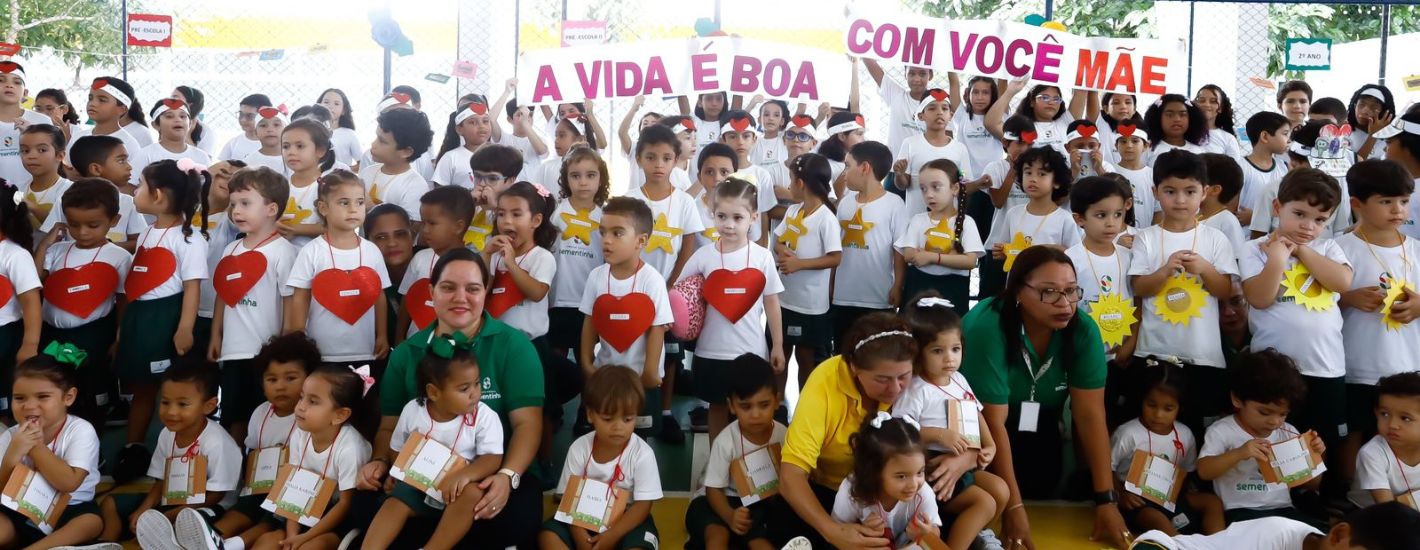 Emoção marca tradicional festa do Dia das Mães na Creche-Escola Sementinha
