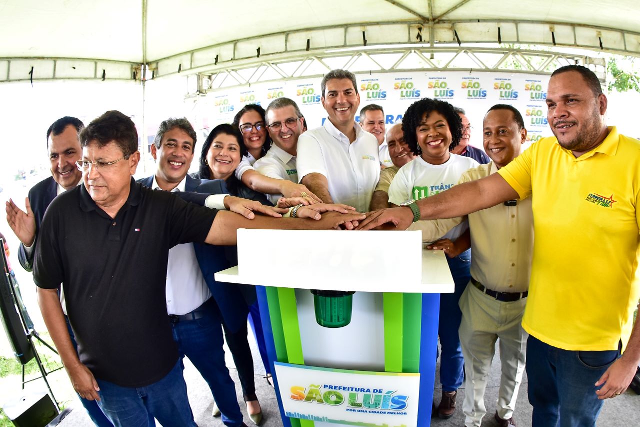 Osmar Filho prestigia assinatura da ordem de serviço para obras do ‘Trânsito Livre’ no São Francisco