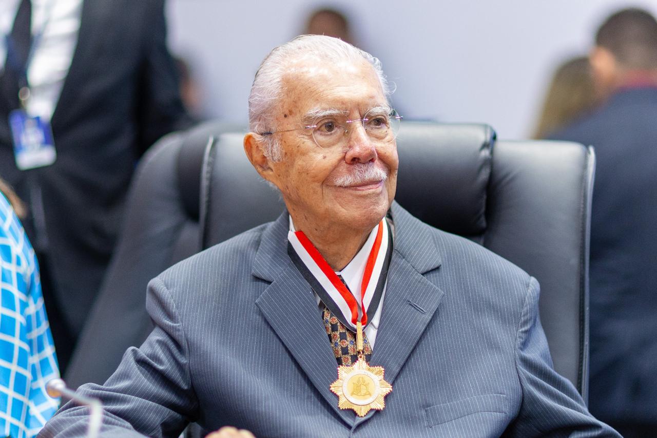 Medalha Manuel Beckman a José Sarney