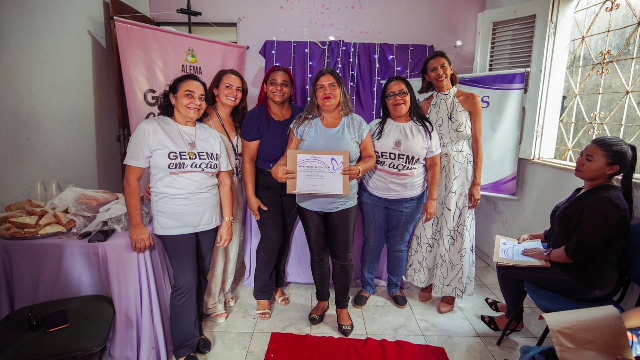 Curso de Design de Sobrancelhas Gedema e Instituto Embelleze 