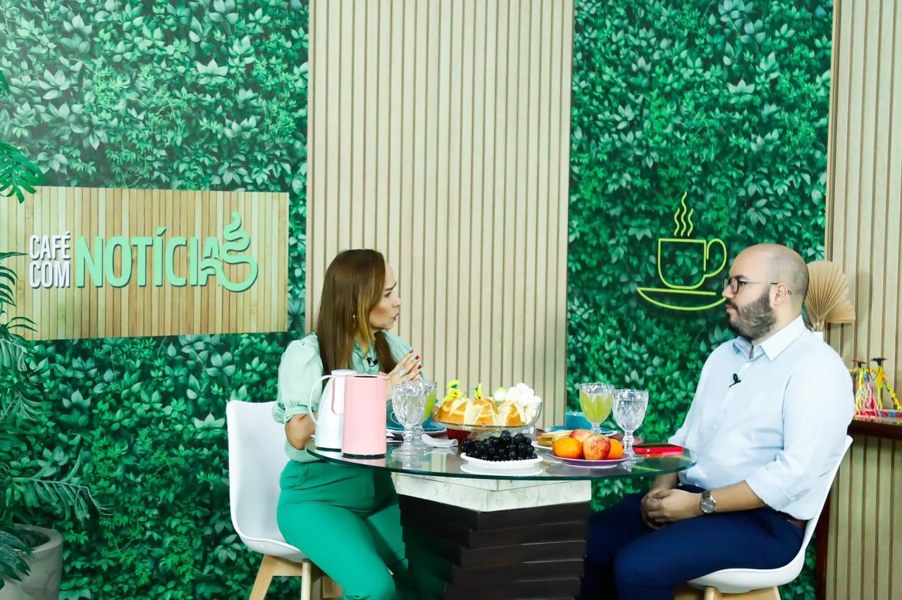 ‘Café com Notícias’ aborda campanha Coração Azul contra o tráfico de pessoas e trabalho escravo