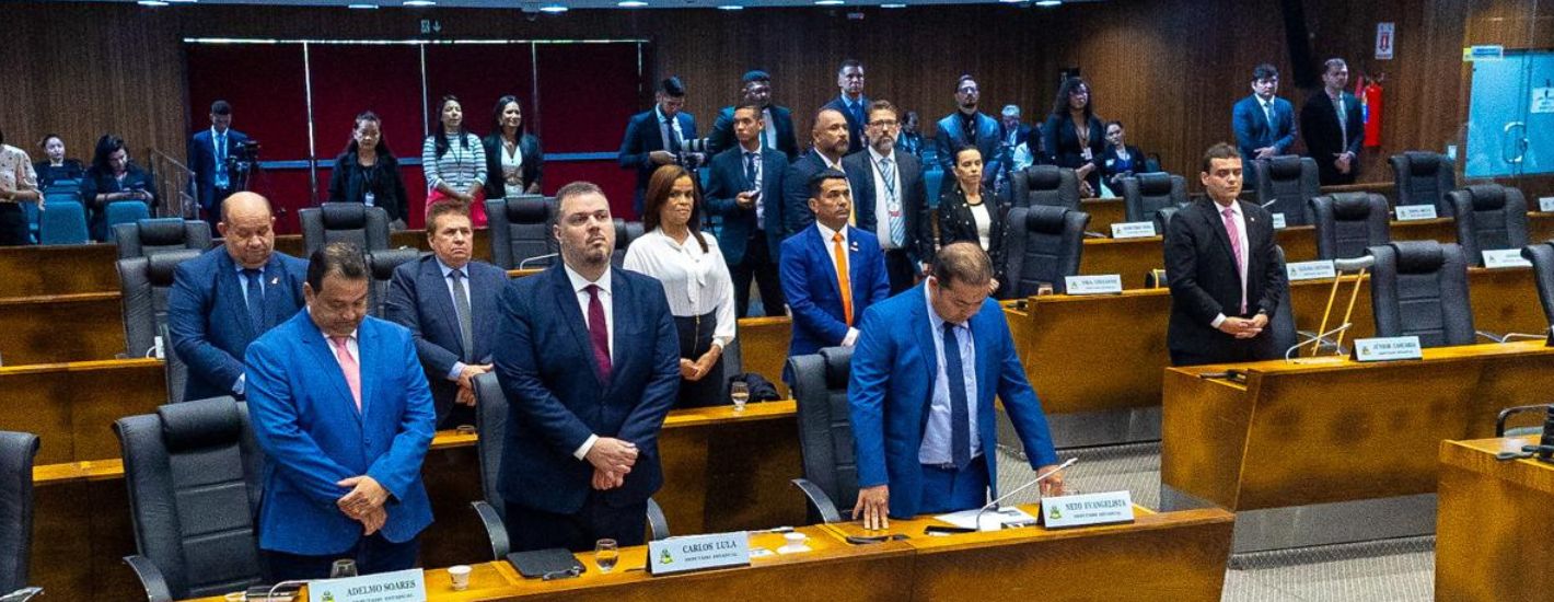 Assembleia faz minuto de silêncio em memória do desembargador Raimundo Cutrim