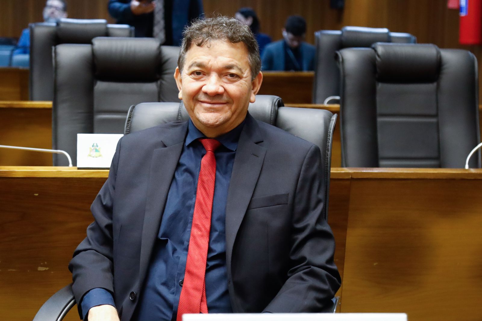 Miltinho Aragão contesta Othelino por citar nome de ministro em discursos