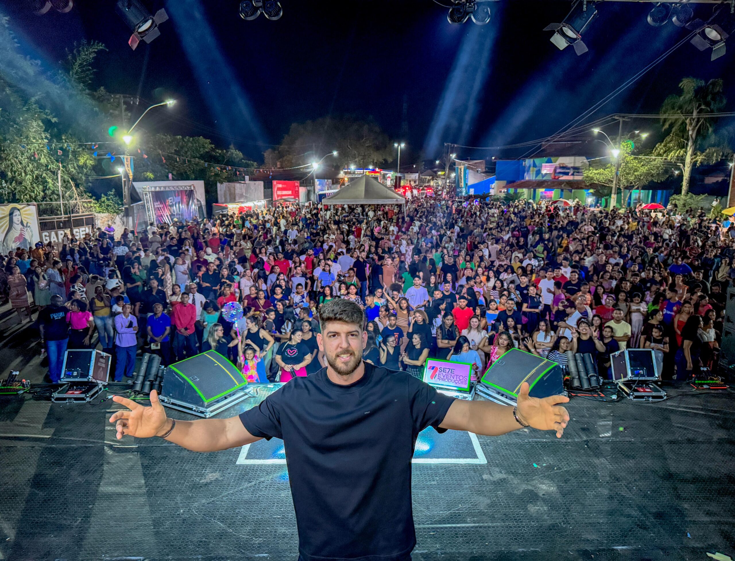 Louva Bacabal reúne milhares em noite de fé e adoração com grandes nomes da música gospel