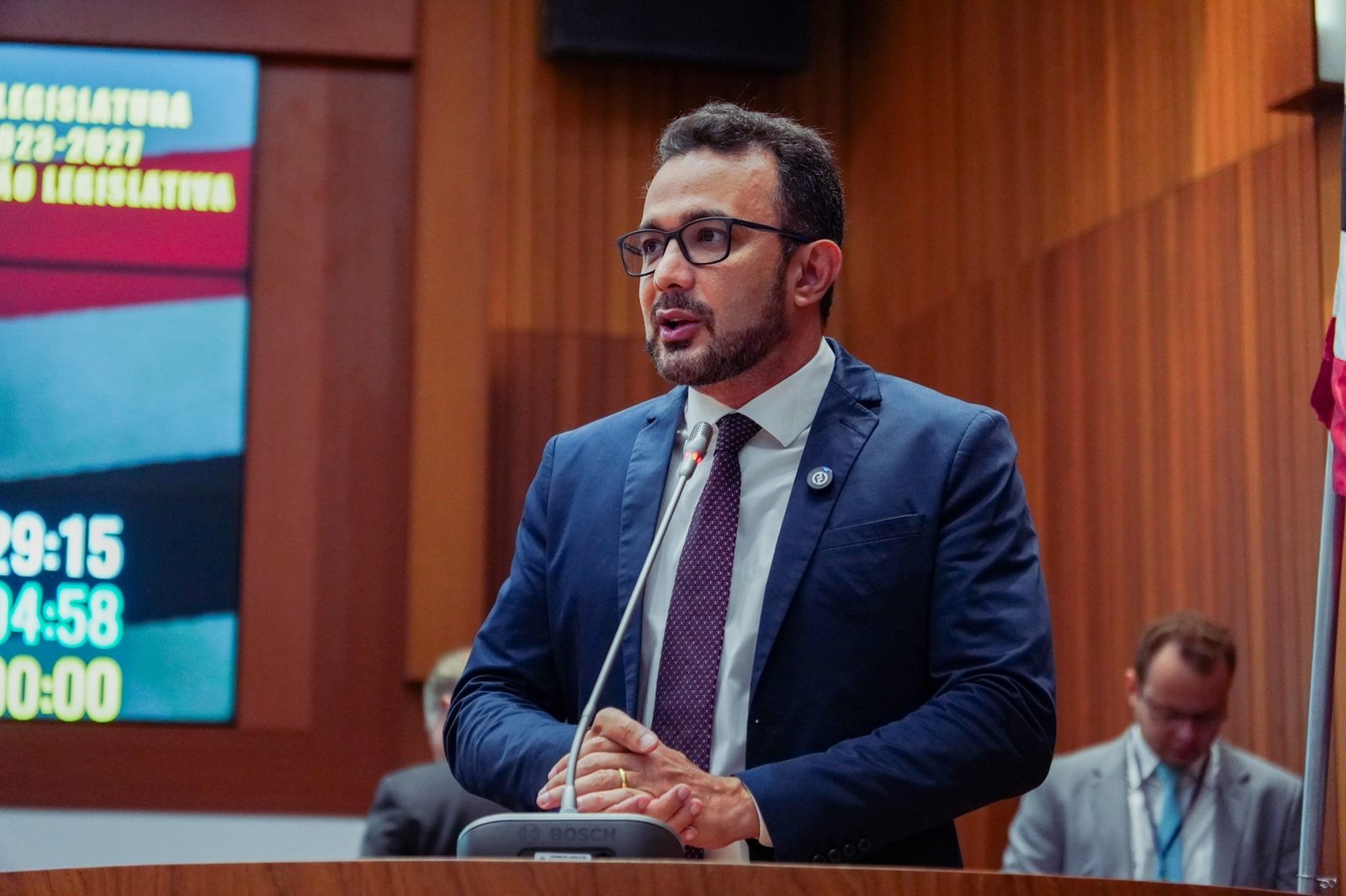 Deputado Dr. Yglésio cobra apoio a famílias afetadas por incêndio em loja
