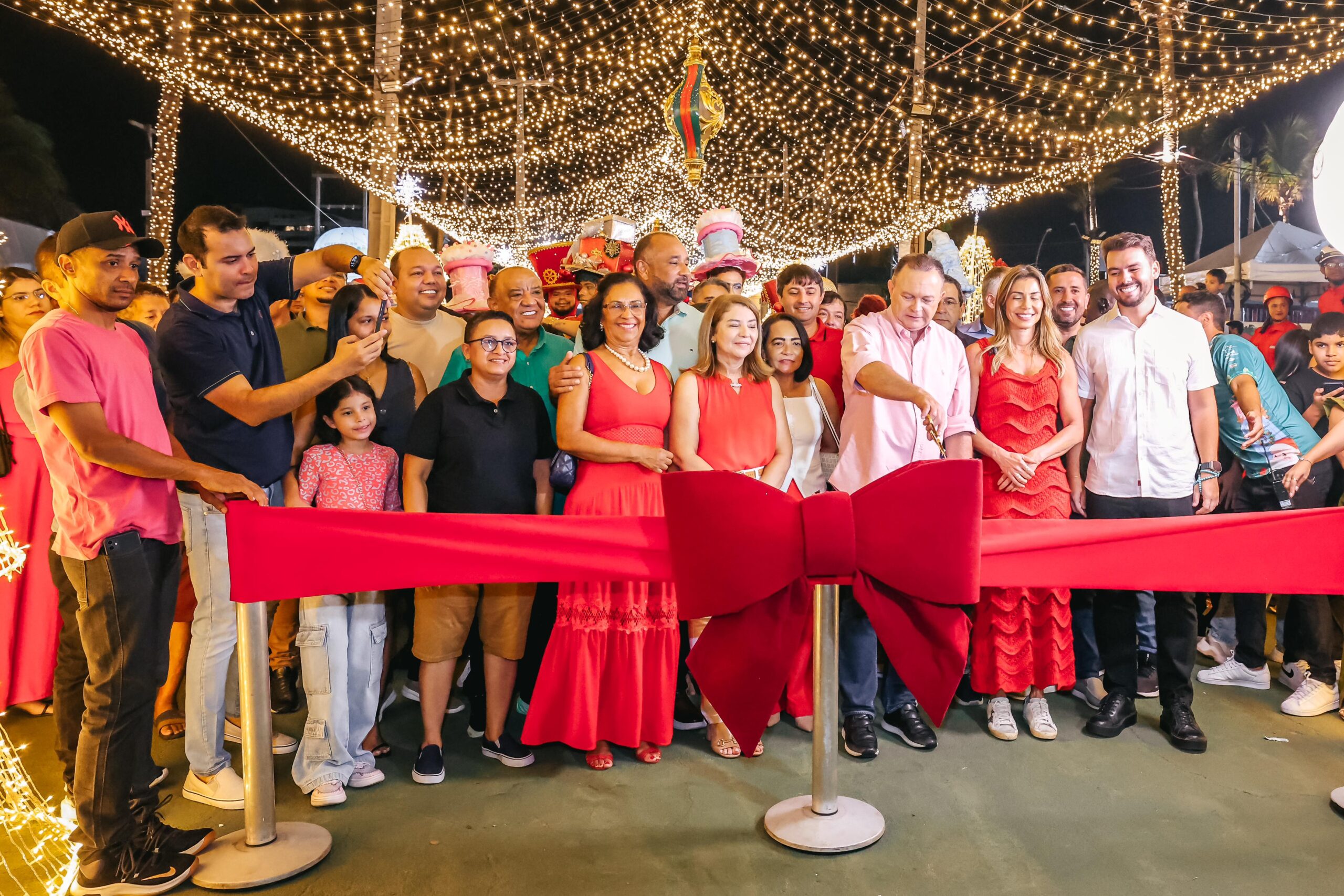 Iracema Vale prestigia abertura da Vila Encantada no Ipem