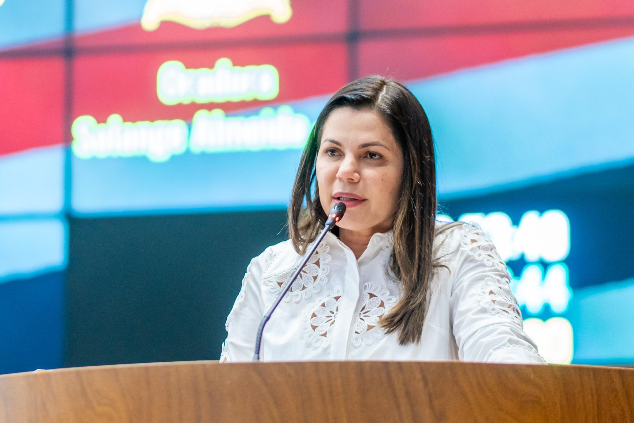 Solange Almeida faz apelo por melhorias na BR-222