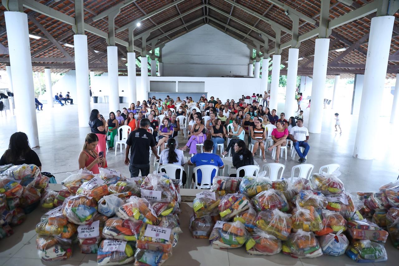Gedema entrega cestas básicas a famílias de alunos do Programa Sol Nascente