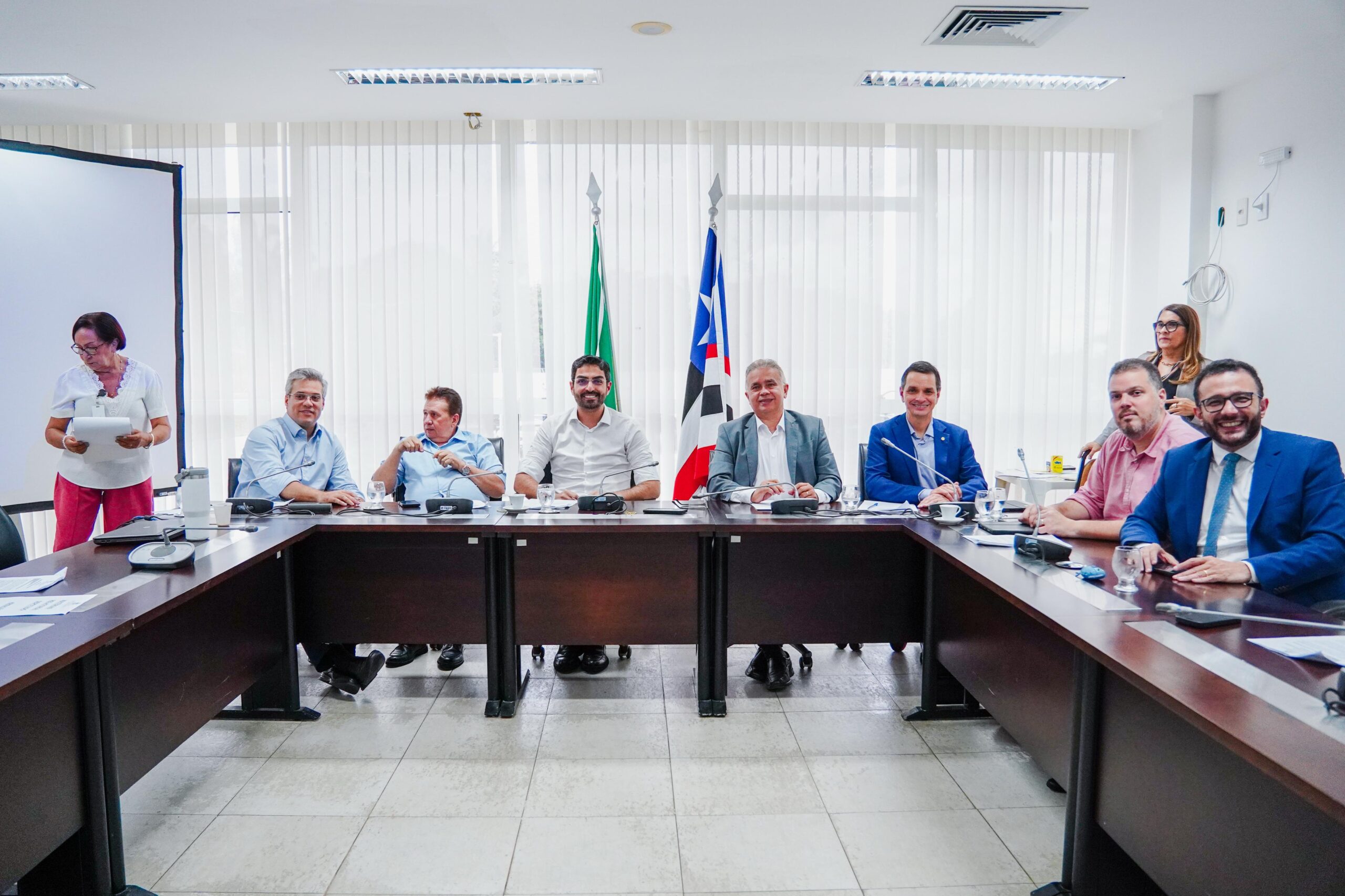 CCJ aprova MP que disciplina interdição da Avenida Litorânea para fins esportivos