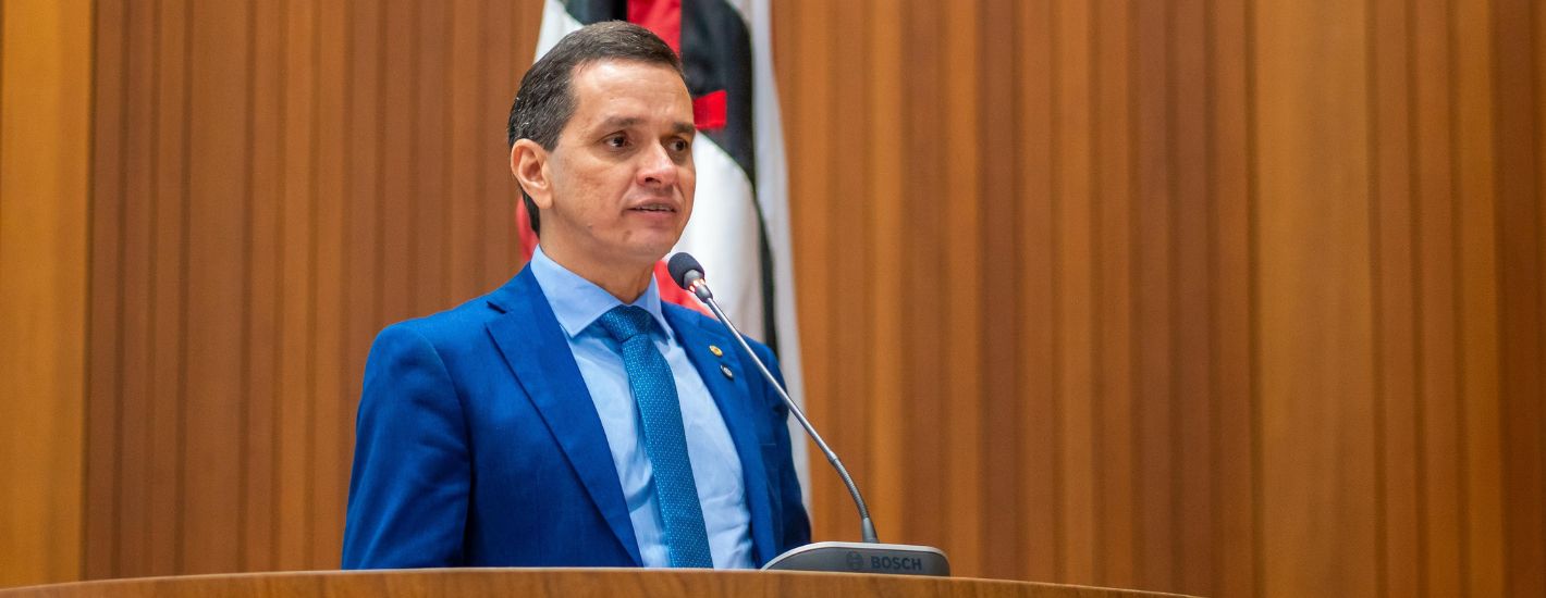 Ricardo Arruda destaca assinatura da ordem de serviço para obra de extensão da Avenida Litorânea