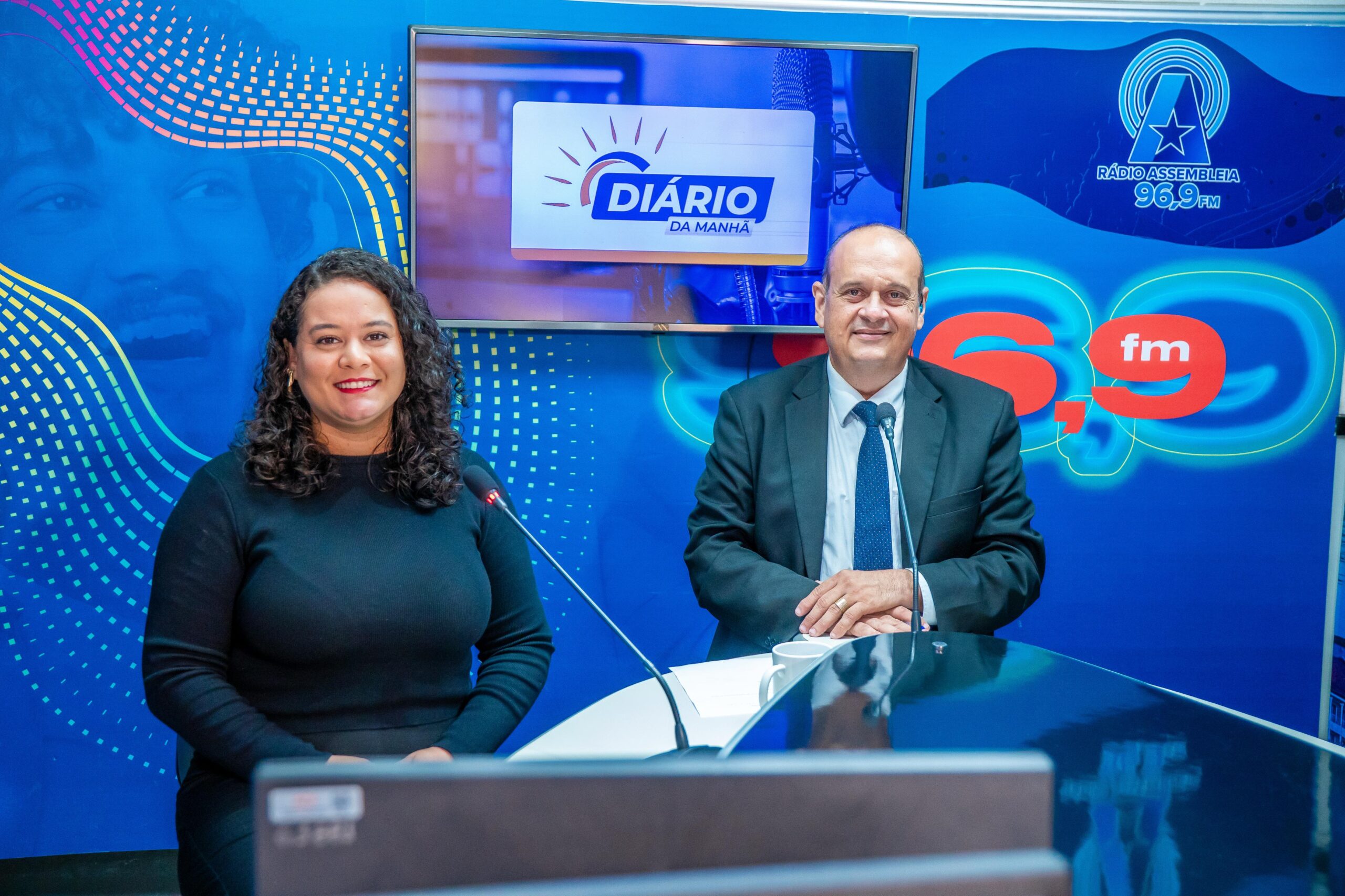 Coordenadora estadual do Sistema Nacional de Emprego, Carla Alcântara Siqueira, conversou com o radialista Henrique Pereira