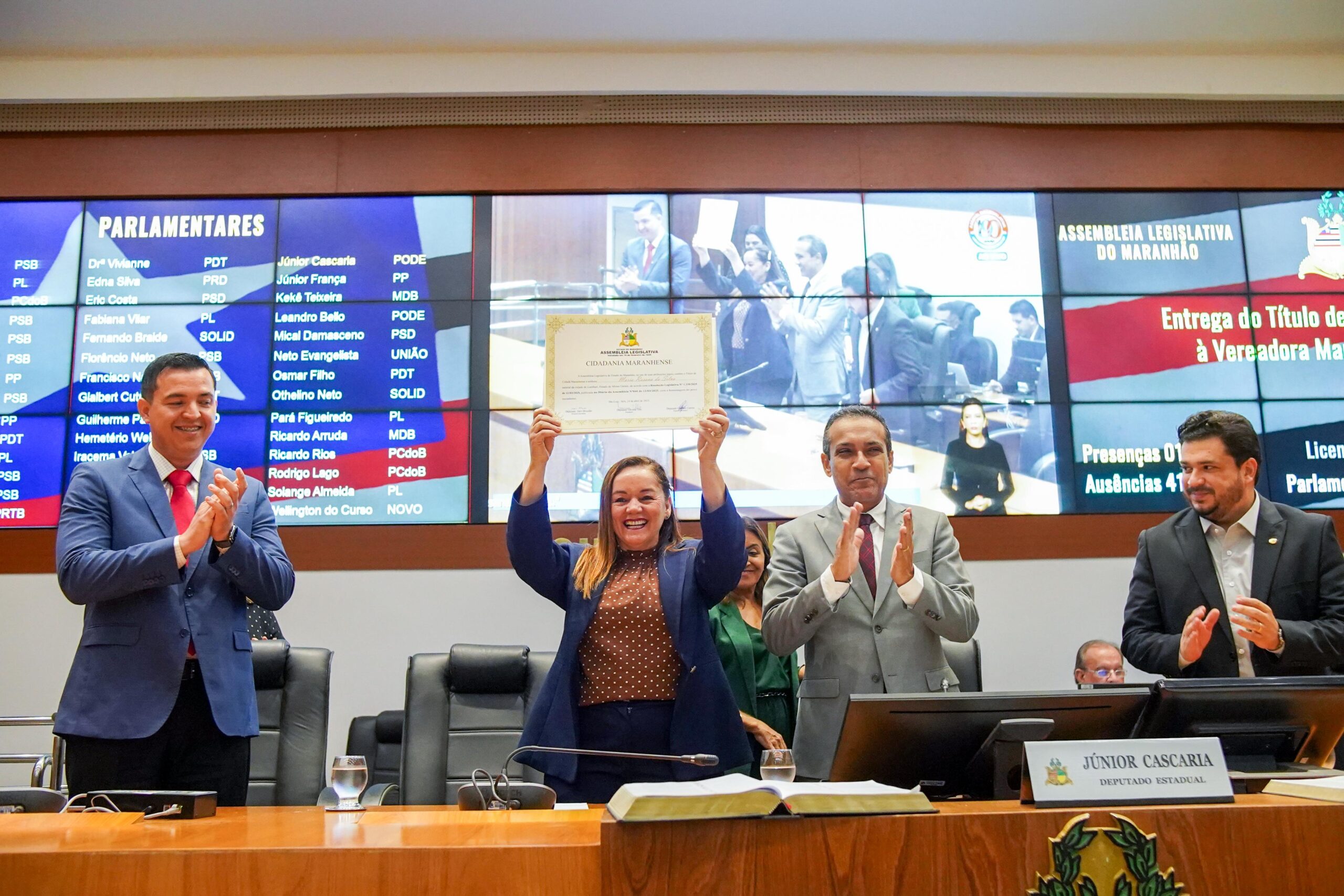 Título de ‘Cidadã Maranhense’ entregue a Rosana da Saúde