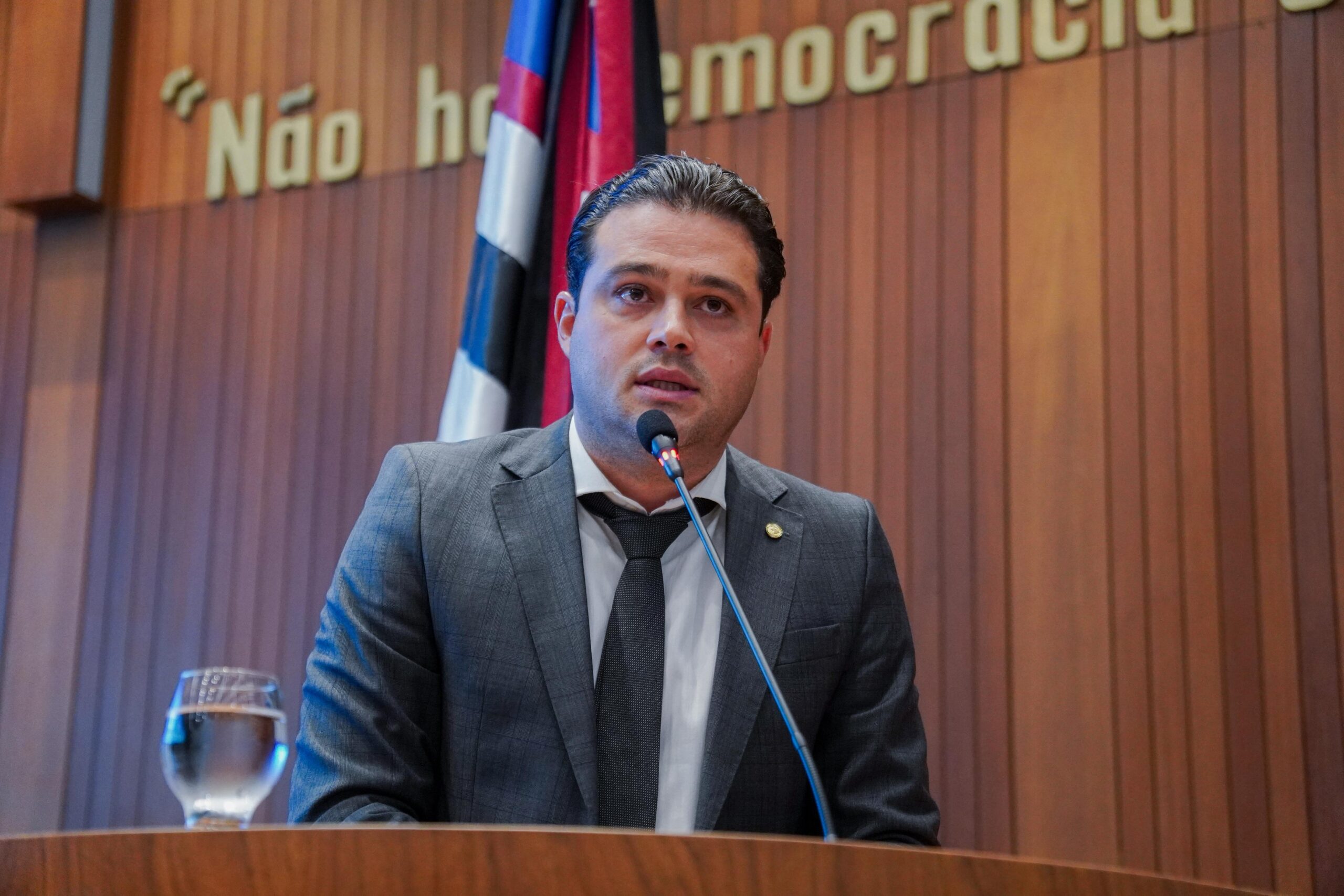 Leis de Leandro Bello garantem mais direitos às pessoas com deficiência