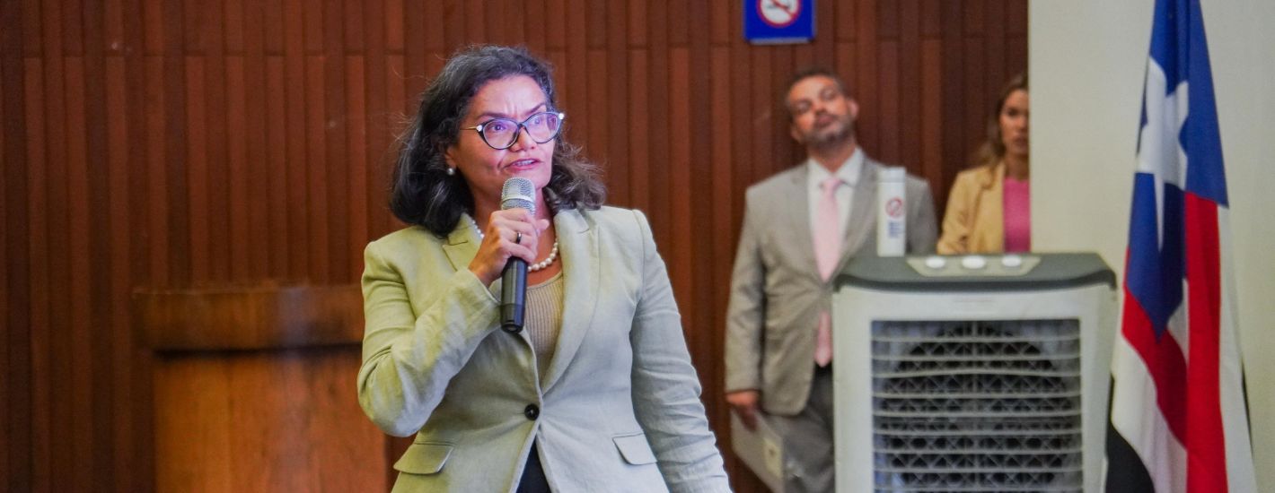 Encontro de Mulheres Legisladoras: Luzenice Macedo palestra sobre criação de Procuradorias da Mulher