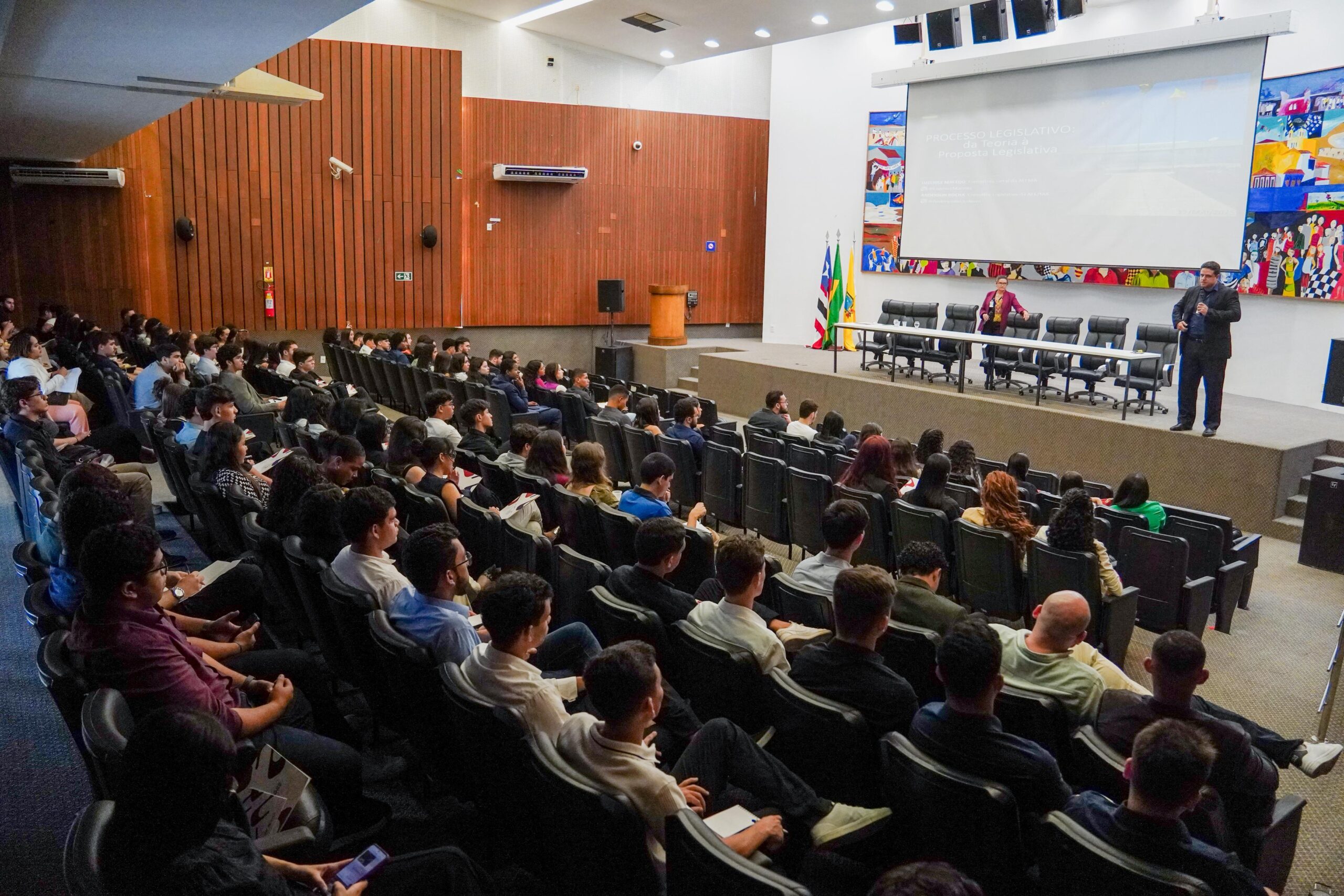 Assembleia Legislativa oferece formação prática em processo legislativo a alunos da UNDB