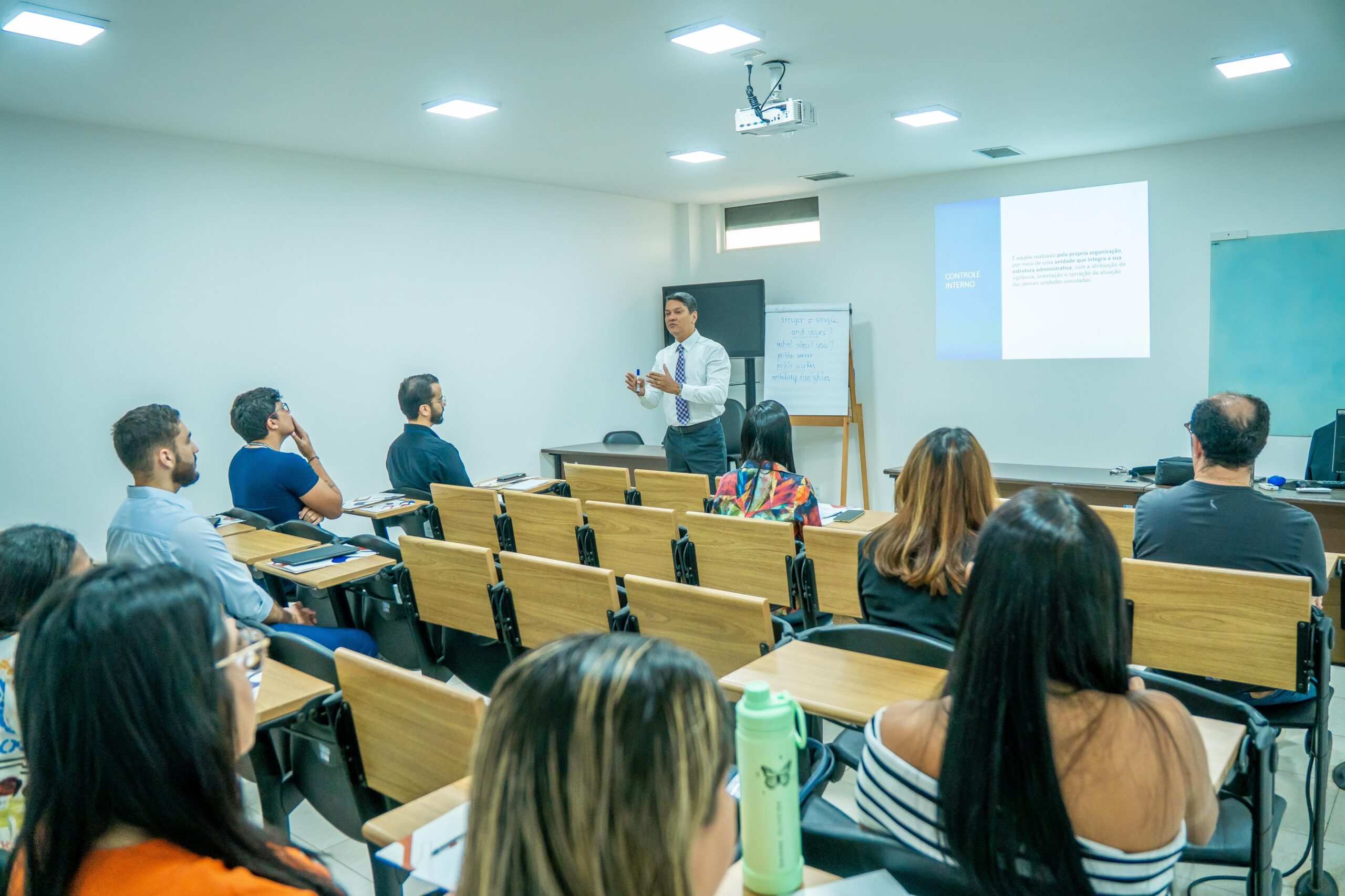 Escola do Legislativo promove curso sobre gestão pública
