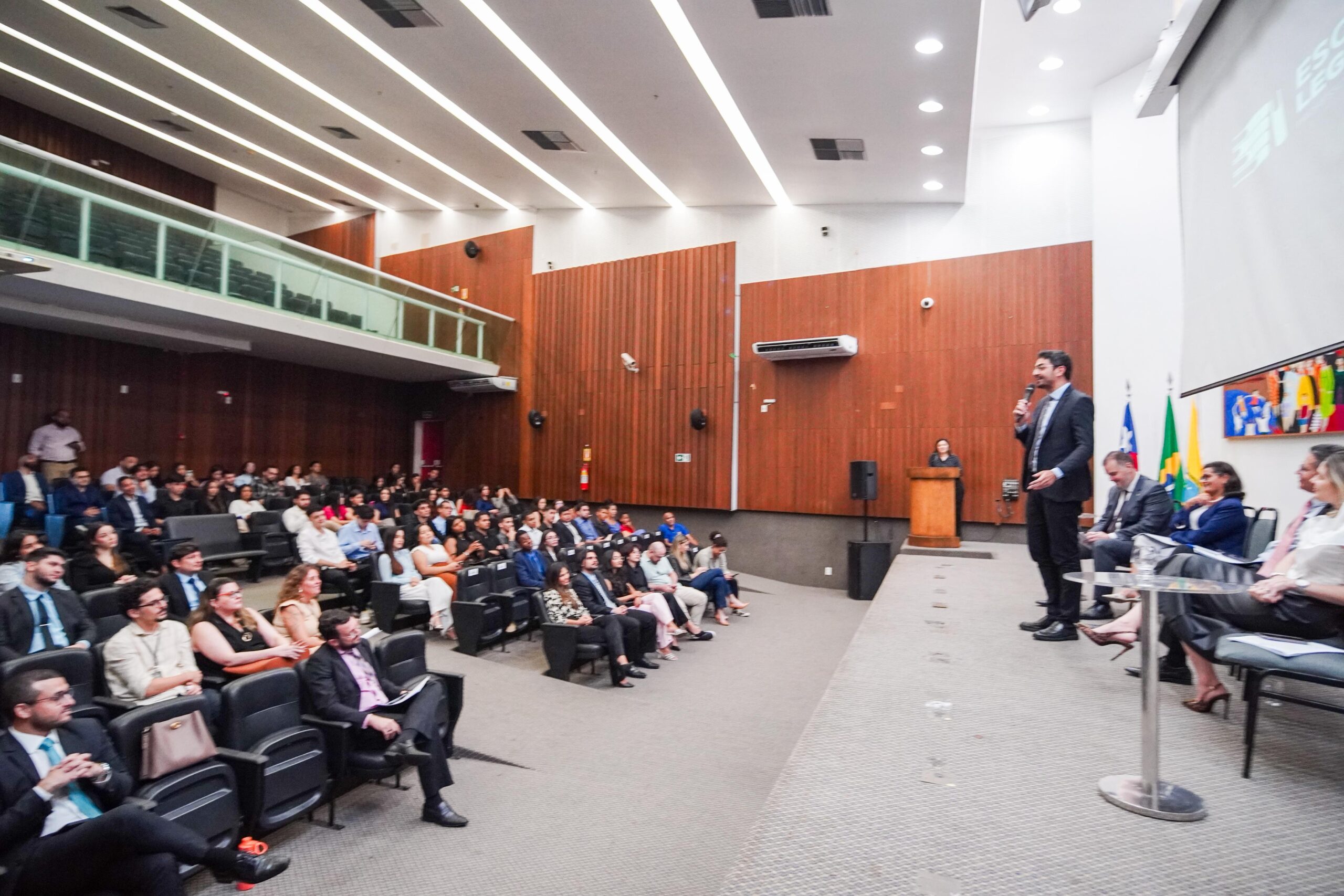 Acadêmicos de Direito propõem projetos em encerramento de atividade na Alema