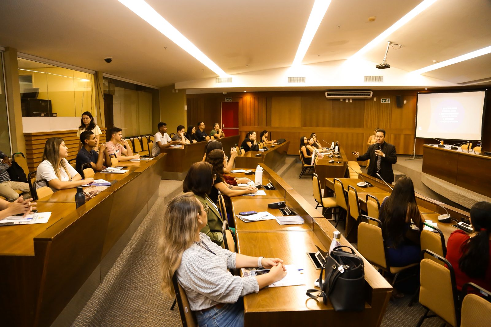 Escola do Legislativo promove capacitação em Marketing Digital para servidores da Assembleia Legislativa e público externo