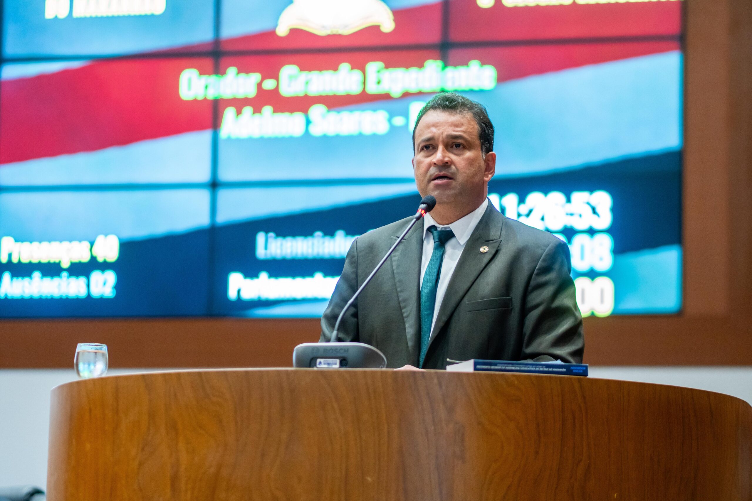 Adelmo Soares critica oposição e volta a pedir que PCdoB entregue cargos que ocupa no governo