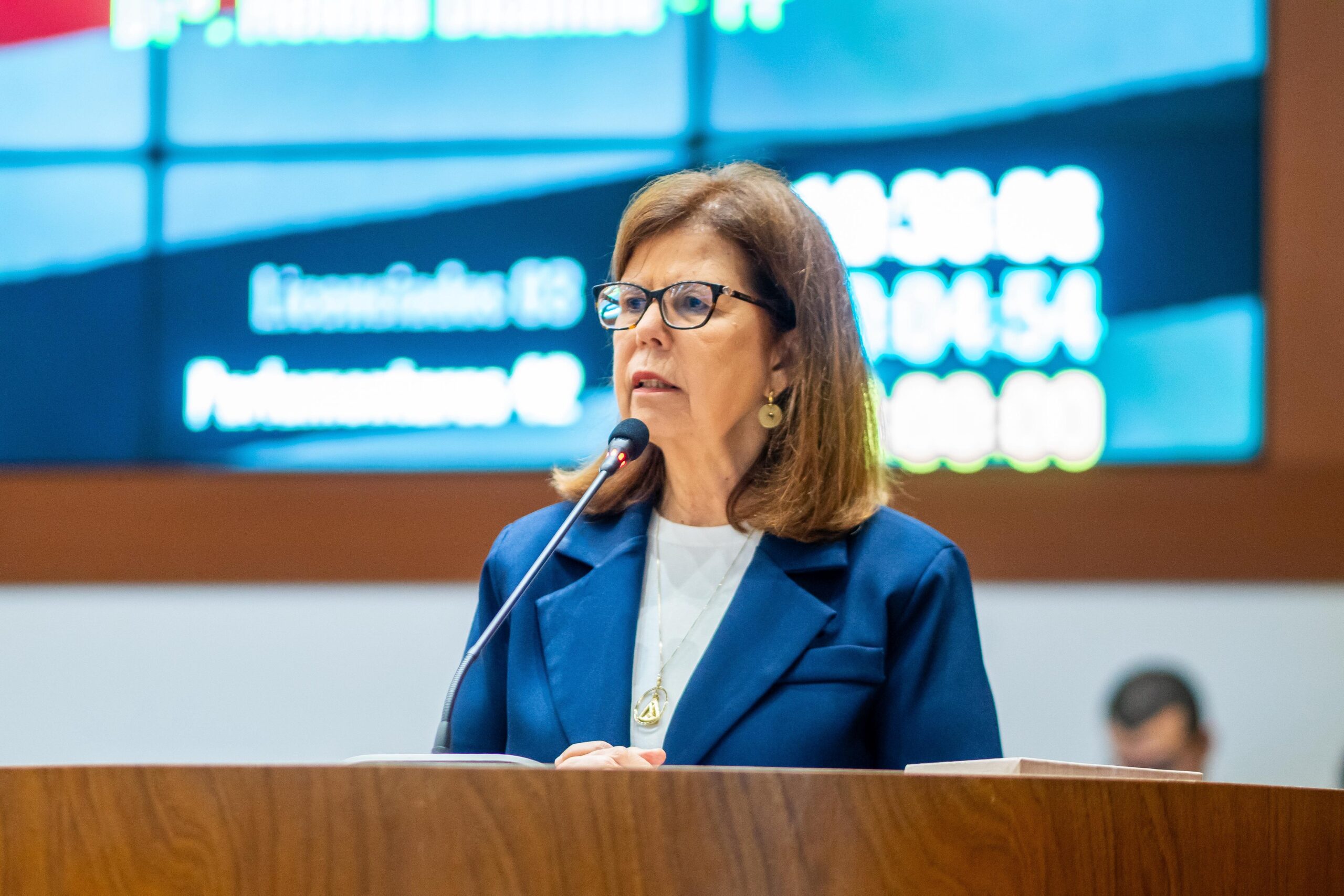 Deputada Helena Duailibe parabeniza governador Carlos Brandão por reajuste a policiais e bombeiros