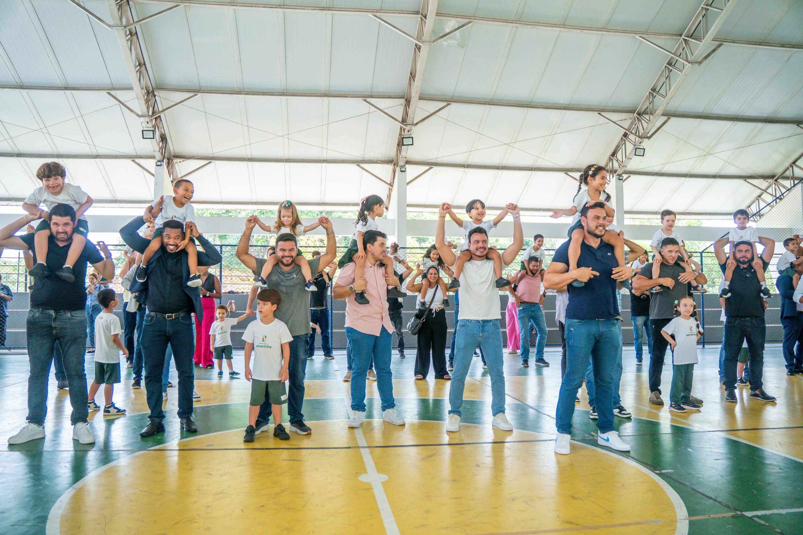Homenagem aos pais na Creche-Escola Sementinha / Fotos: Kristiano Simas