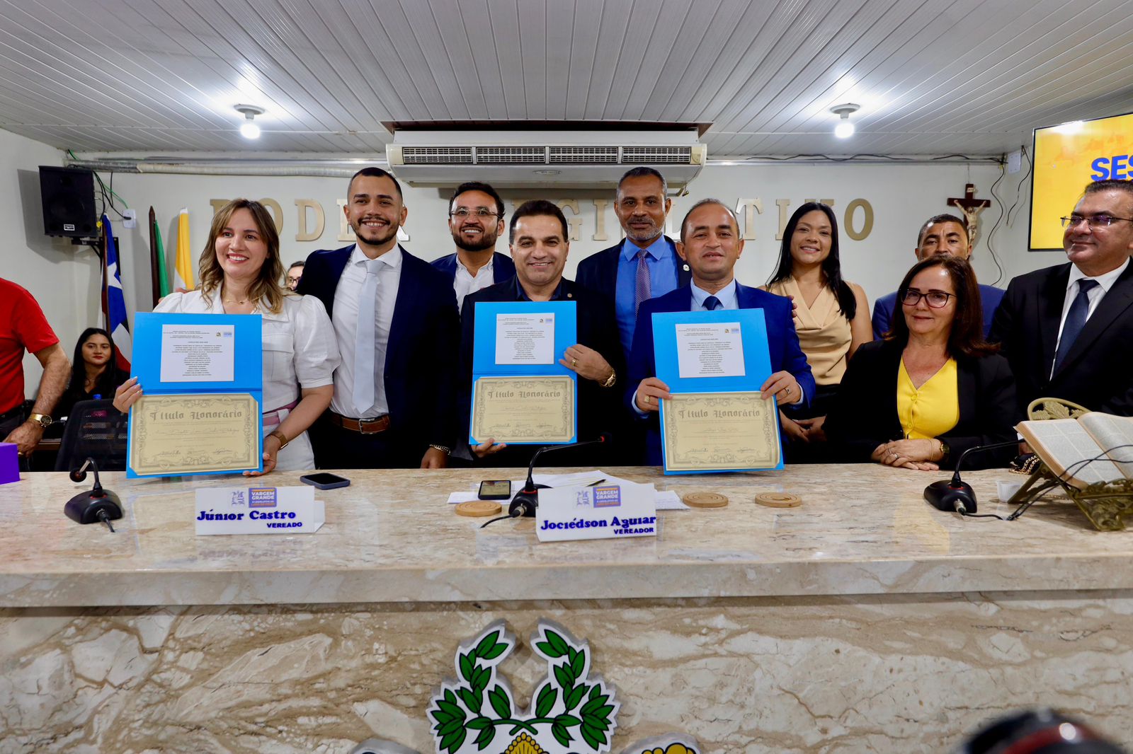 Deputado Aluízio Santos é homenageado com título de Cidadão Vargem-Grandense