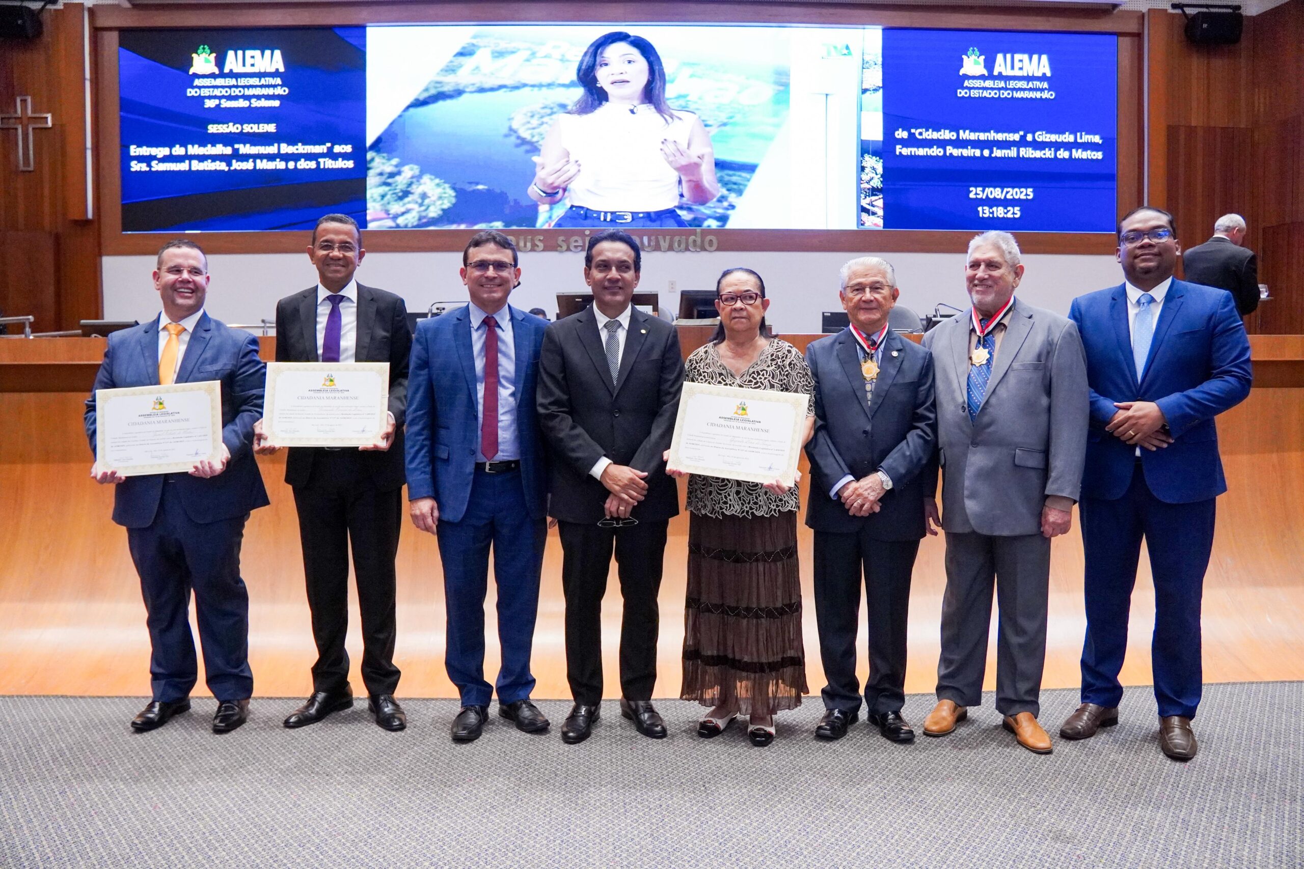 Entrega de Título e Medalha a personalidades evangélicas