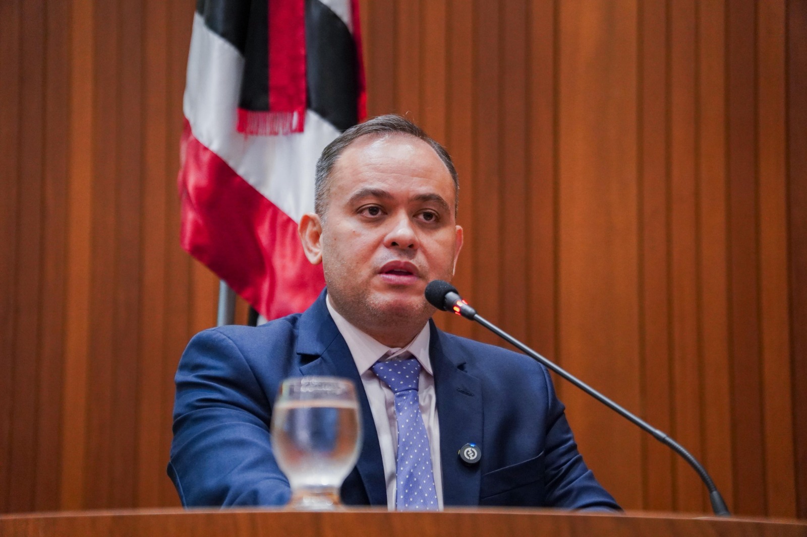 Catulé Júnior celebra sanção de lei de sua autoria que homenageia o Comendador Alderico Silva em Caxias