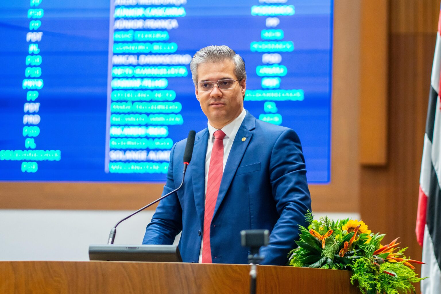 Mais inclusão nas escolas: Neto Evangelista garante dispensa do uso de uniforme para alunos autistas no Maranhão
