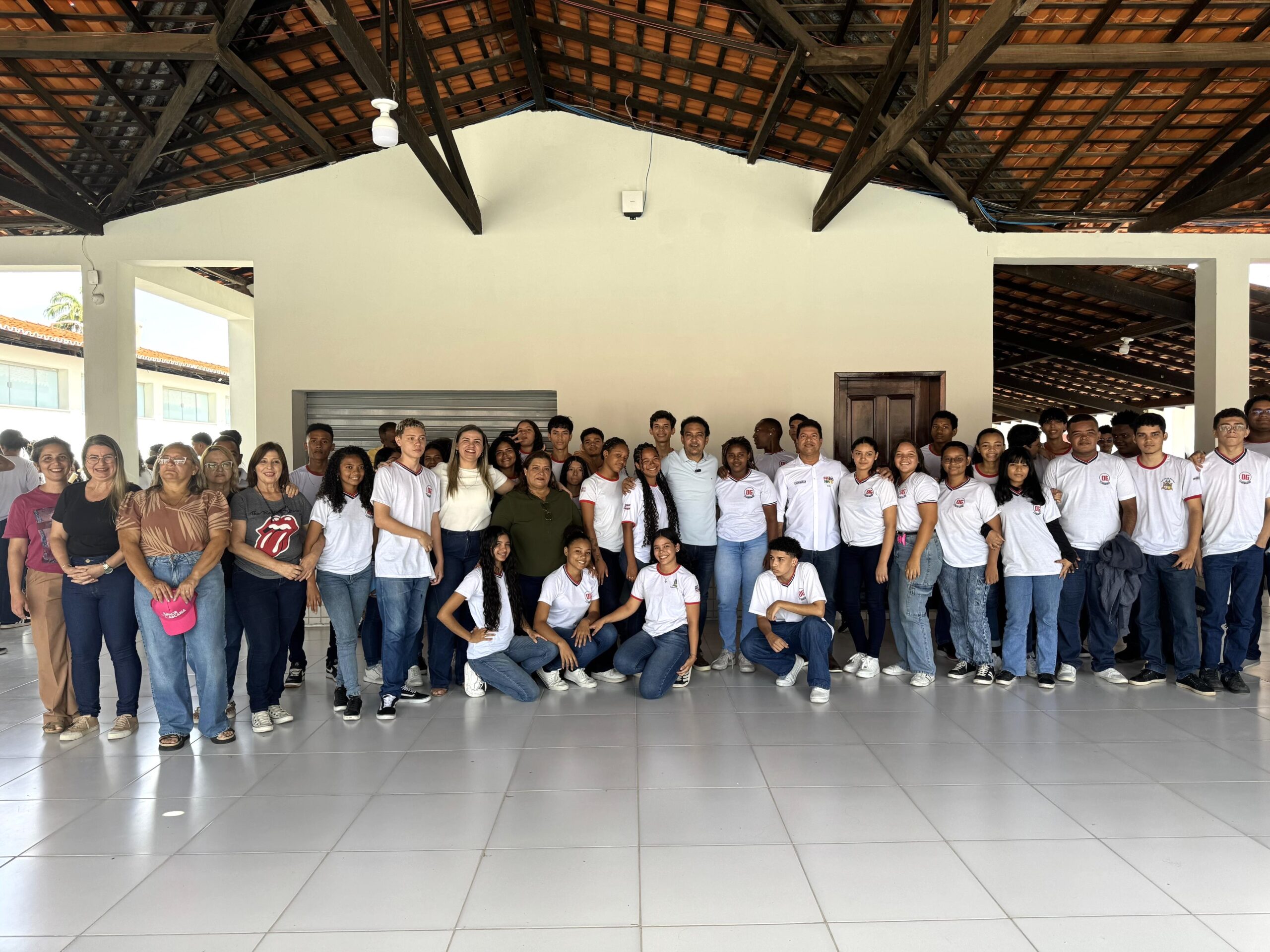 Junior Cascaria destaca reforma de escola em Pedreiras