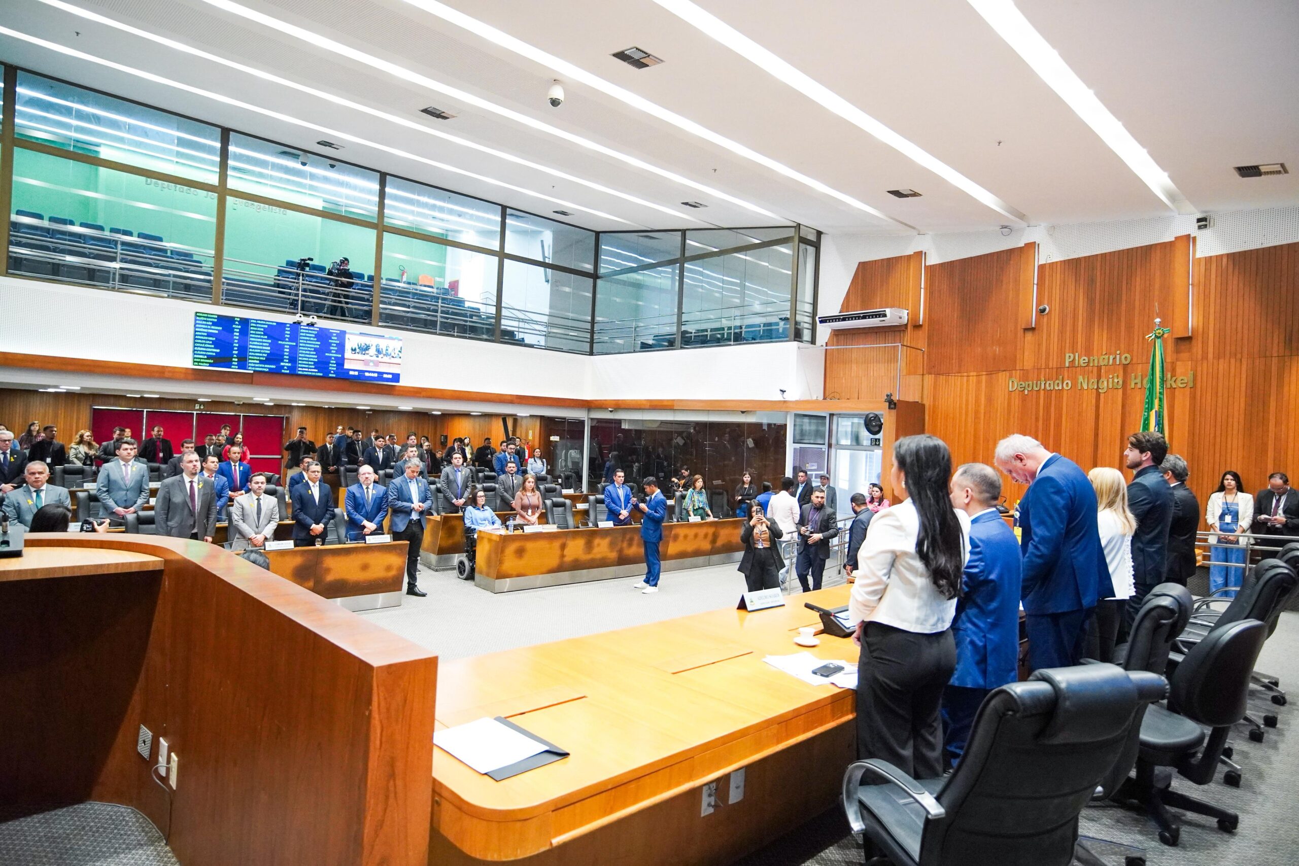 Assembleia faz um minuto de silêncio em memória do Monsenhor Mário Racca
