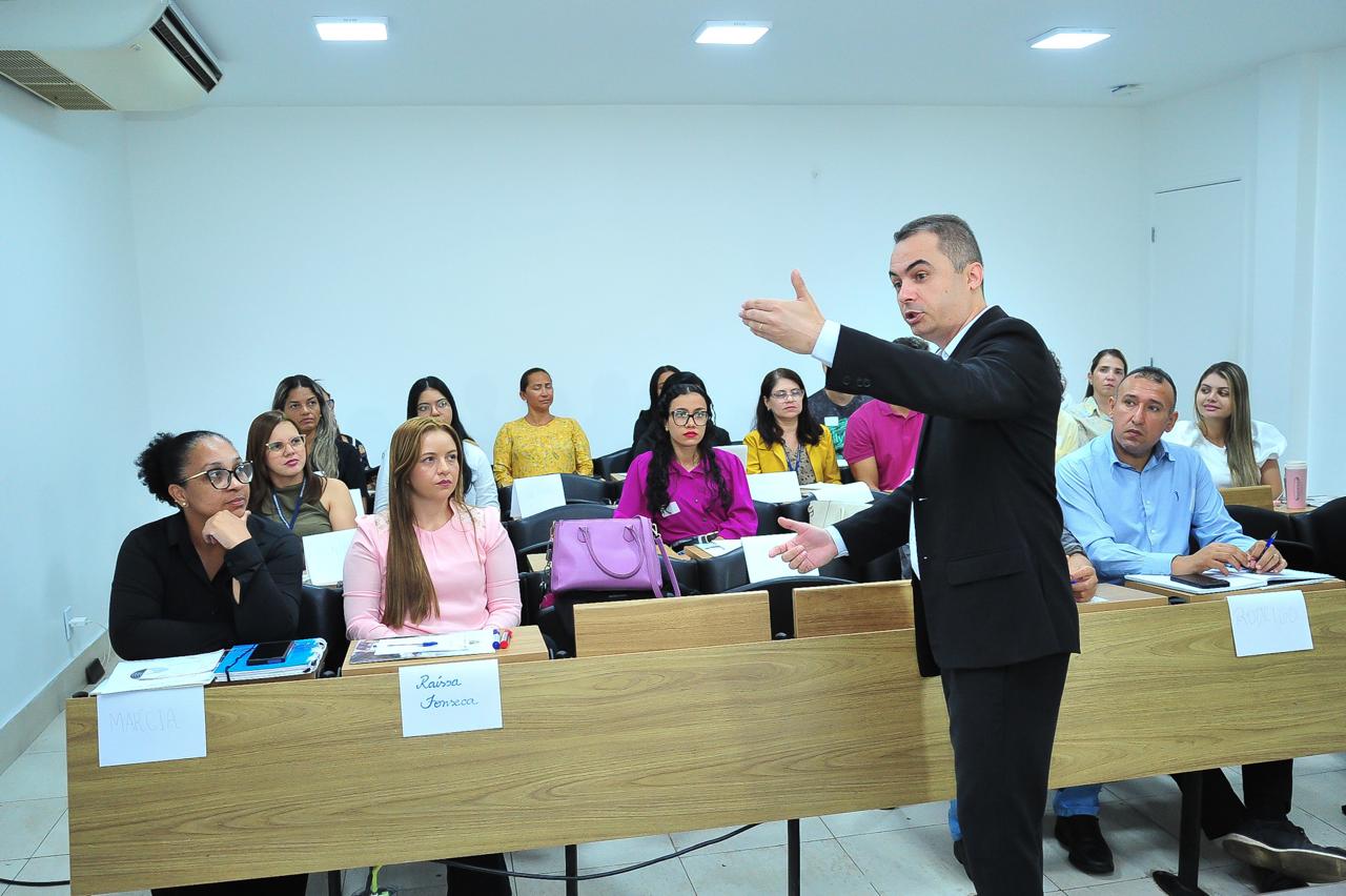 Elema promove curso de Comunicação e Oratória