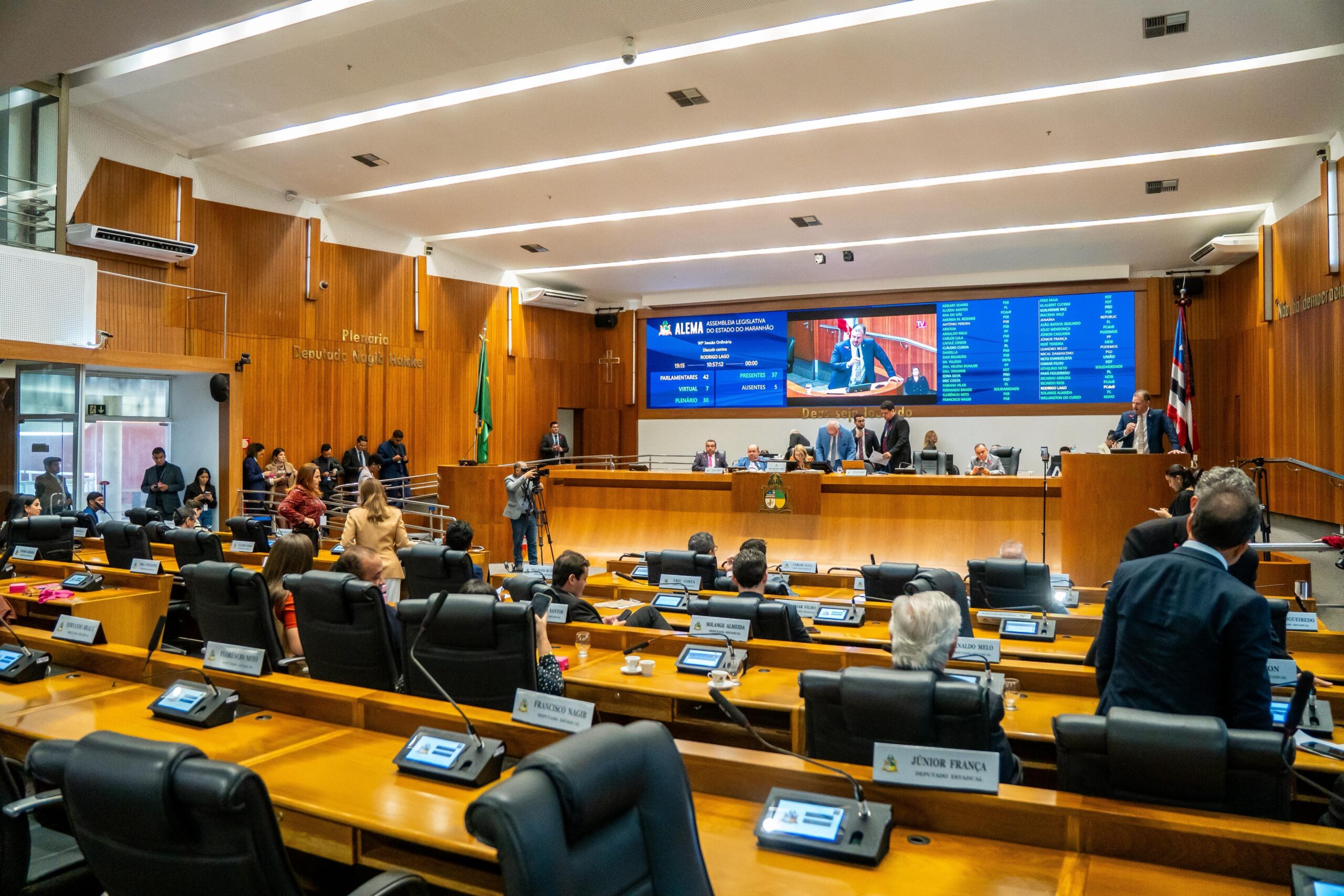 Sessão plenária na qual foi aprovado o Projeto de Lei 665/2023, do deputado Wellington do Curso, para proteção à mulher