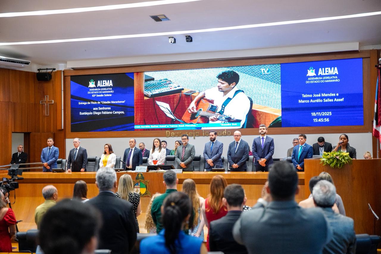 Homenagem a médicos e professor