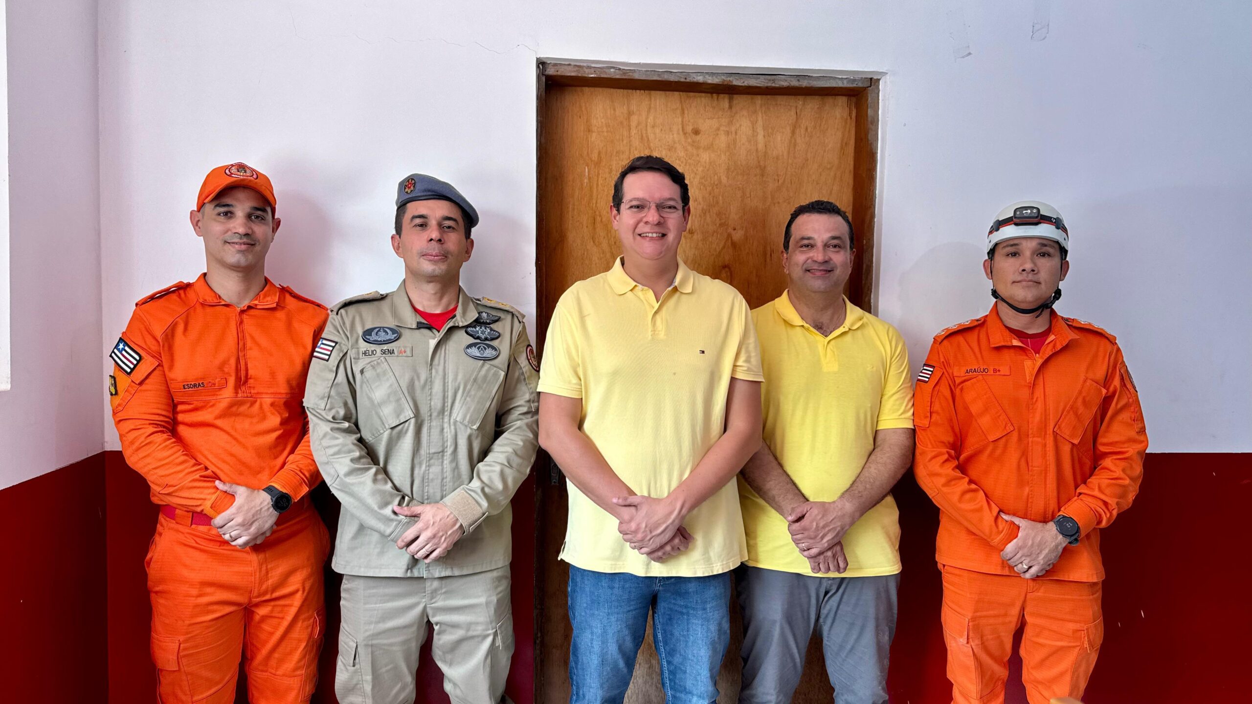 Deputado Adelmo Soares e secretário  Vinícius Ferro realizam ação social em Caxias